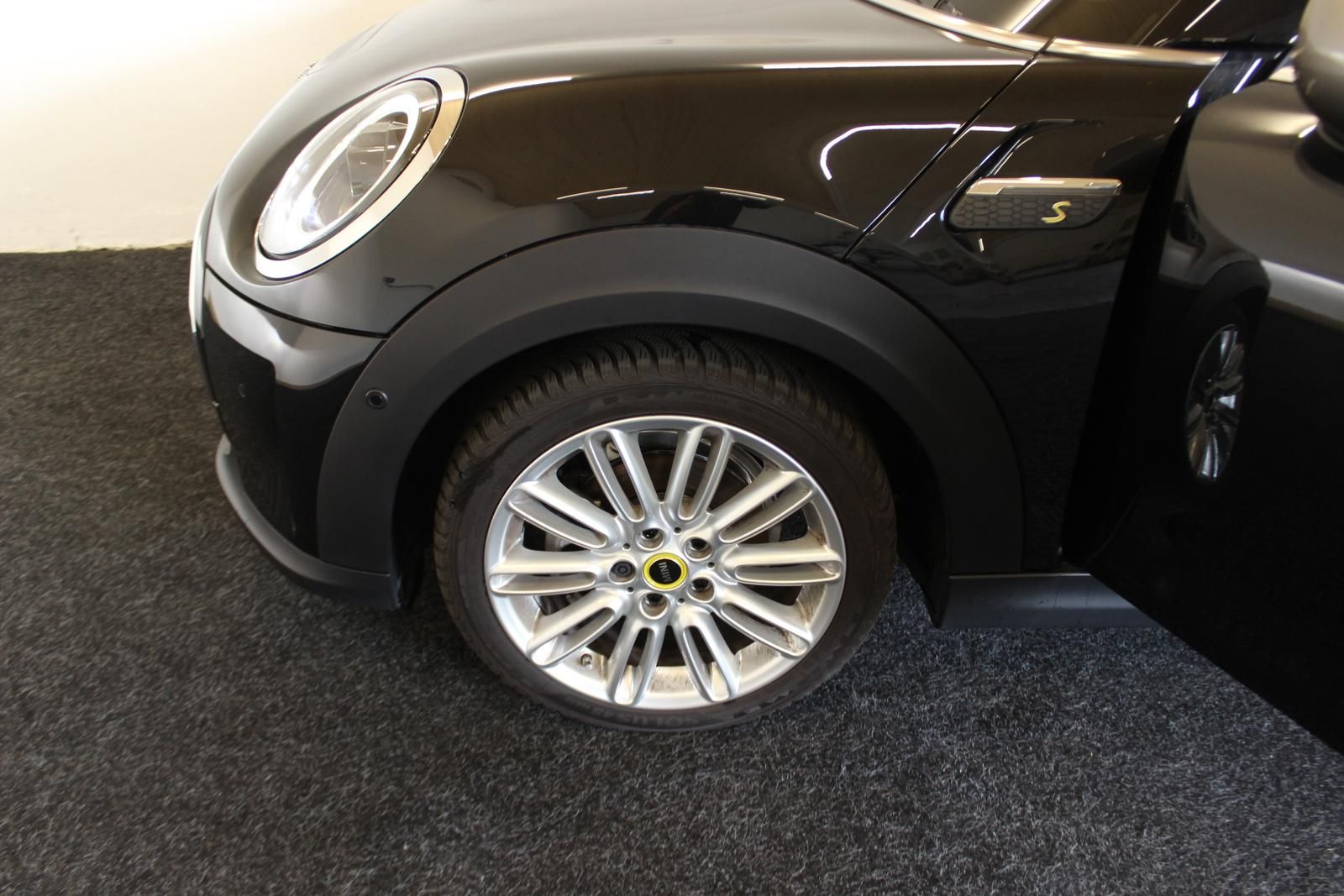 MINI Cooper SE - Samsaru's Car Outlet