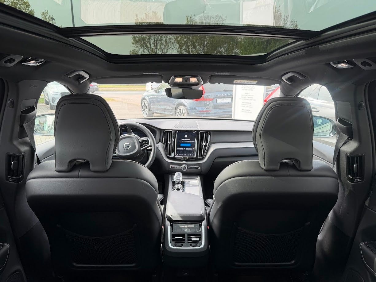 Volvo XC60 B5 Ultra Dark AWD