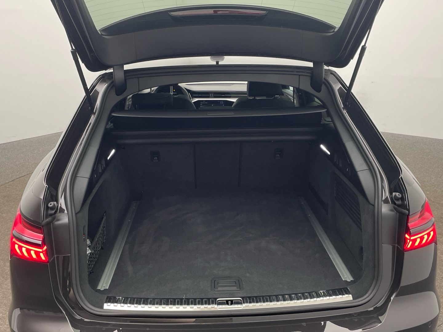 Audi A6 Avant Sport 35 TDI S tronic - Samsaru's Car Outlet