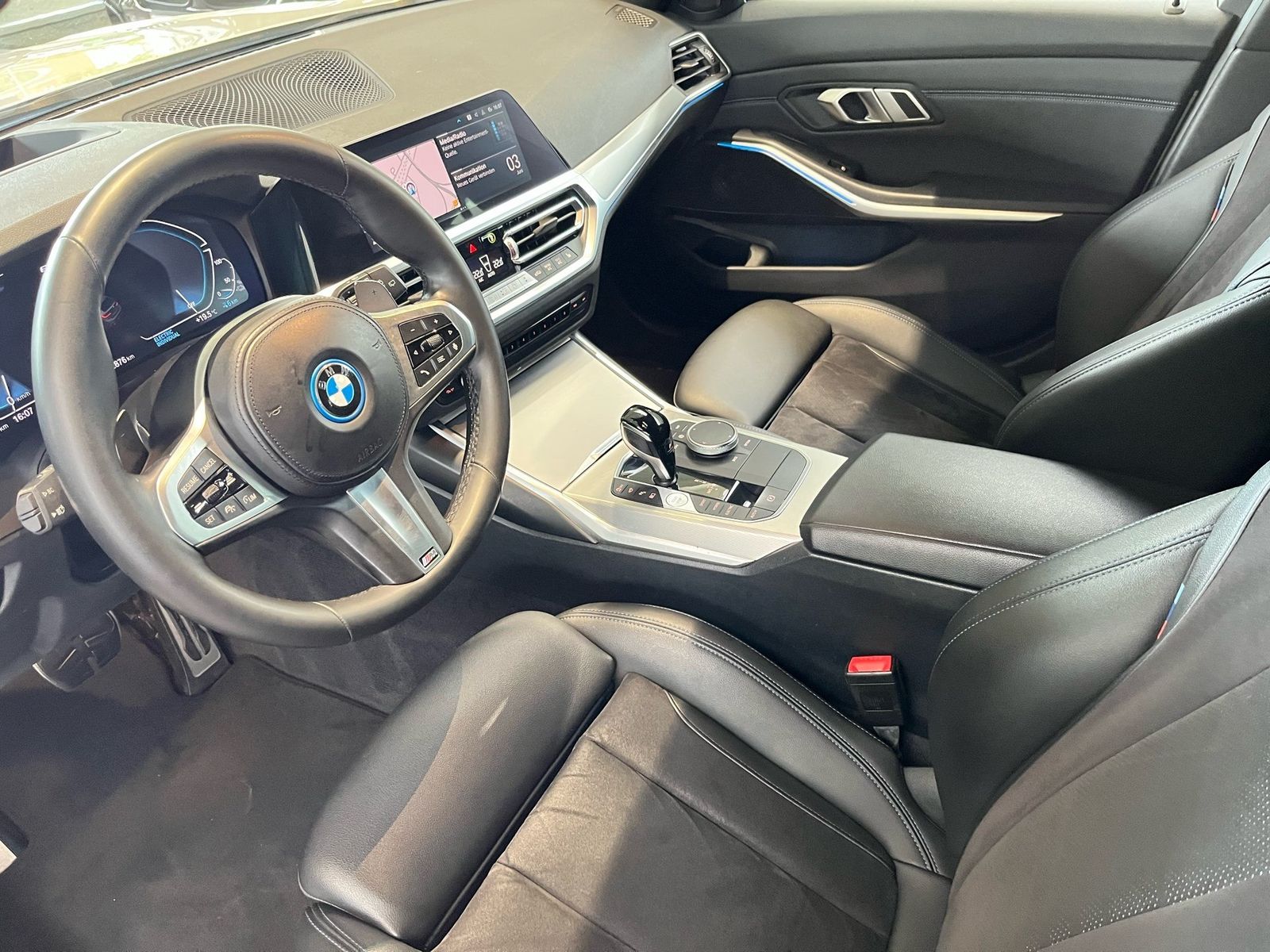 BMW 330e xDrive Touring M Sport AHK/HuD/Laser/HiFi/A