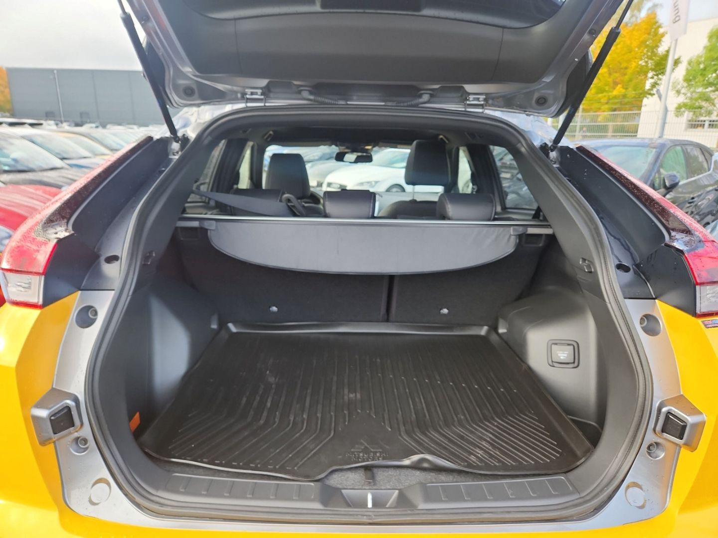 Mitsubishi Eclipse Cross Plug-In Hybrid Top Pano Leder Head