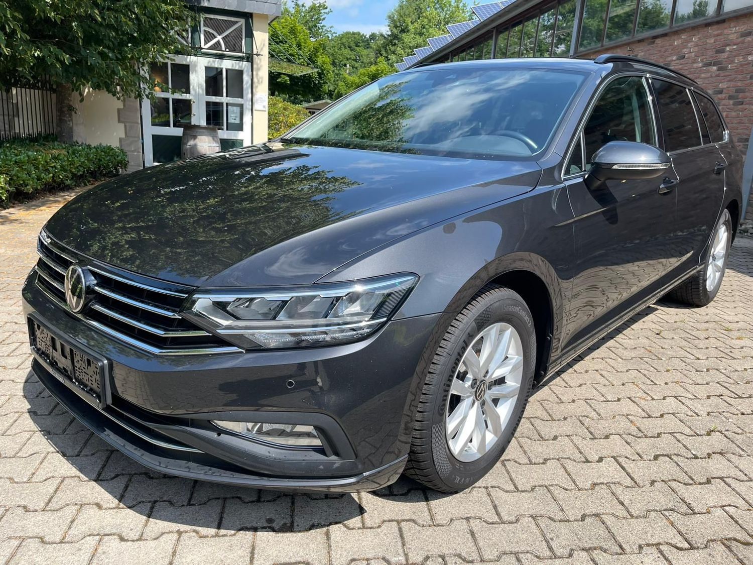 Volkswagen Passat Business - Samsaru's Car Outlet
