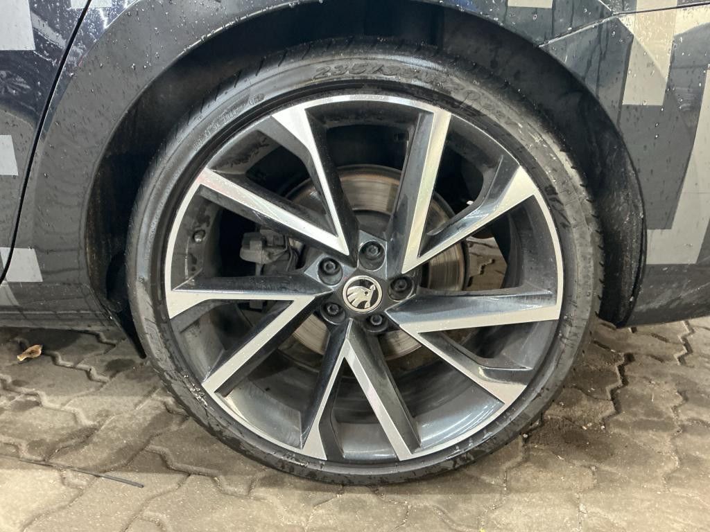 Skoda Superb Combi Sportline 4x4+STANDH+ACC+COLUMBUS+