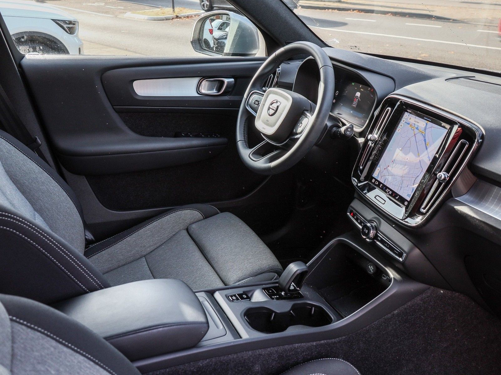 Volvo XC40 B3 (B) Core #AHK/Sitzh./PDC/RFK/Automatik/N