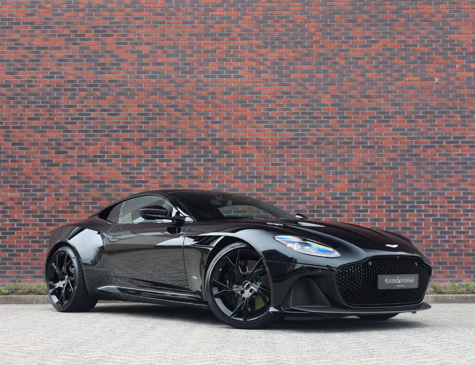 Aston Martin DBS Superleggera 5.2 V12 | B&O - Carbon