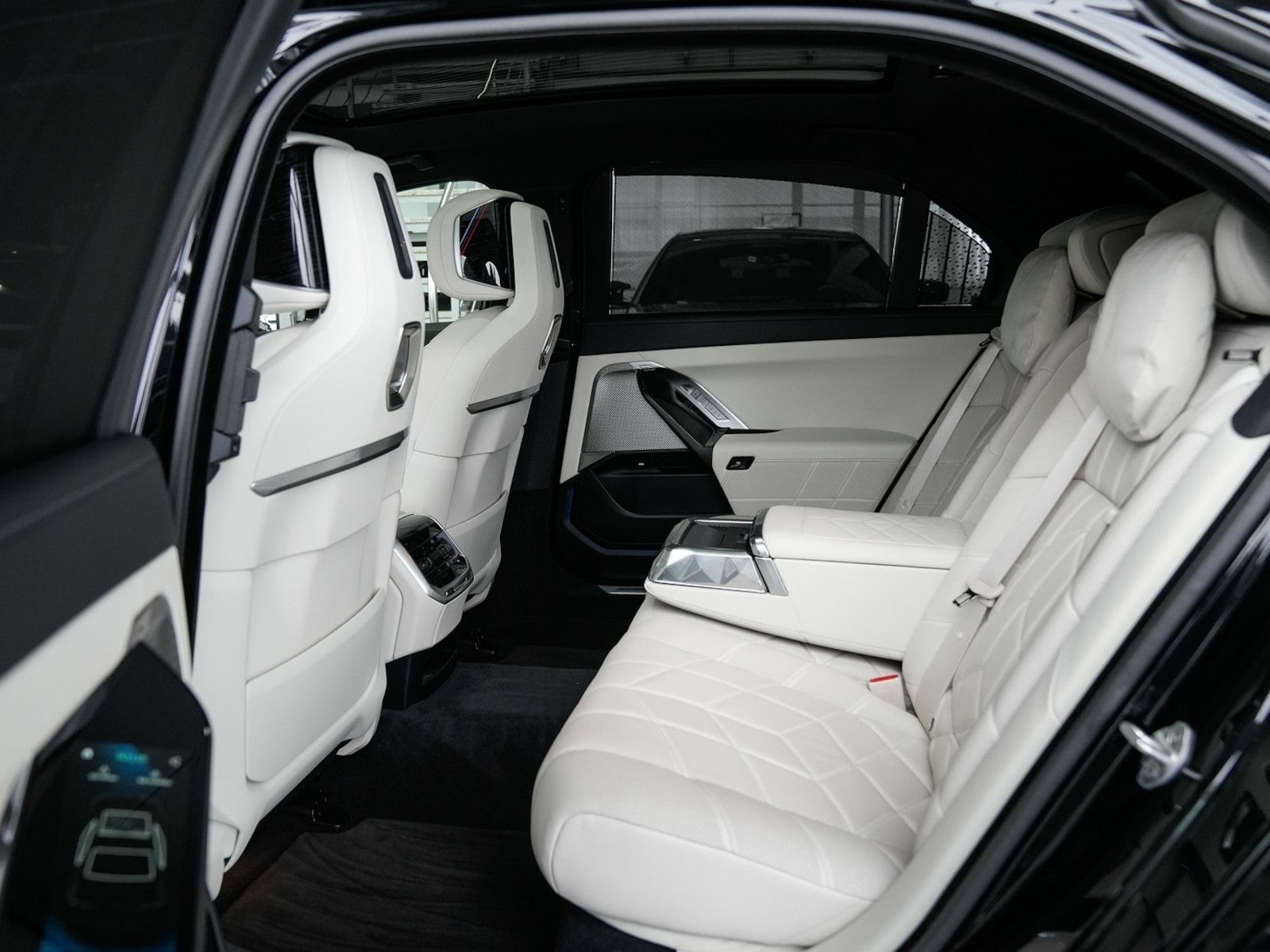 BMW 740d xDrive M SPORT PRO Sky-Lou. Autotür. FOND