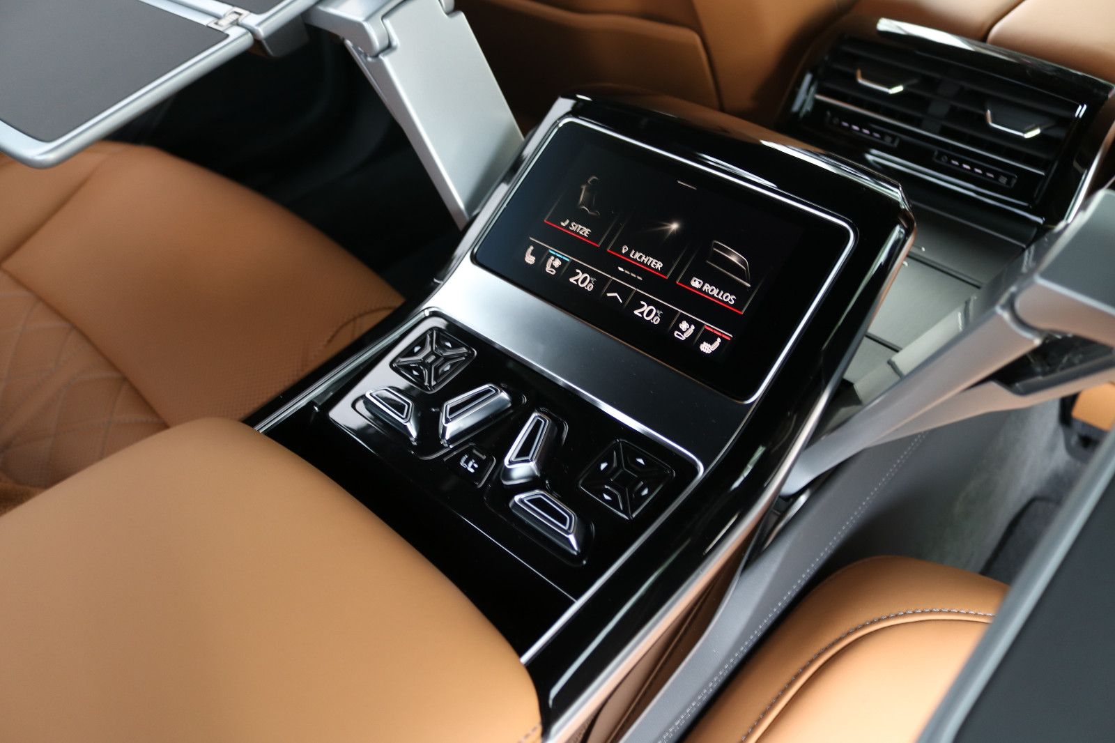 Audi A8 L 60 TFSI e Lang S line - Samsaru's Car Outlet