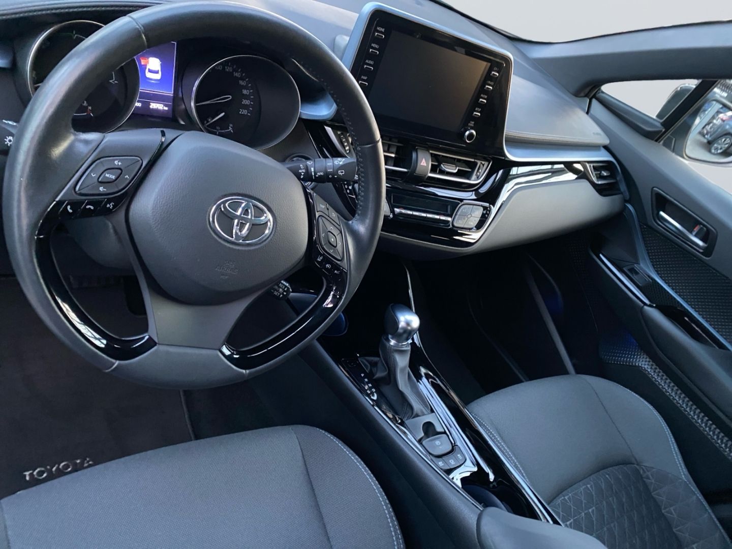 Toyota C-HR 2.0 Hybrid Team D *LED*AHK*CAM*SHZ*ACC*PDC*