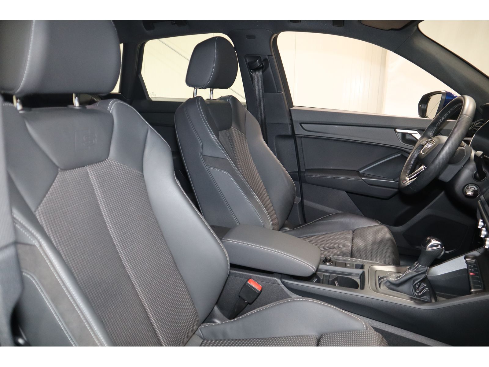 Audi Q3 40 TDI quattro advanced - Samsaru's Car Outlet