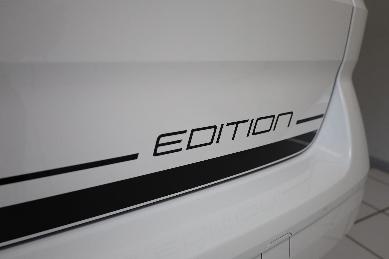 Volkswagen T7 2.0 TDI Multivan Edition - Samsaru's Car Outlet