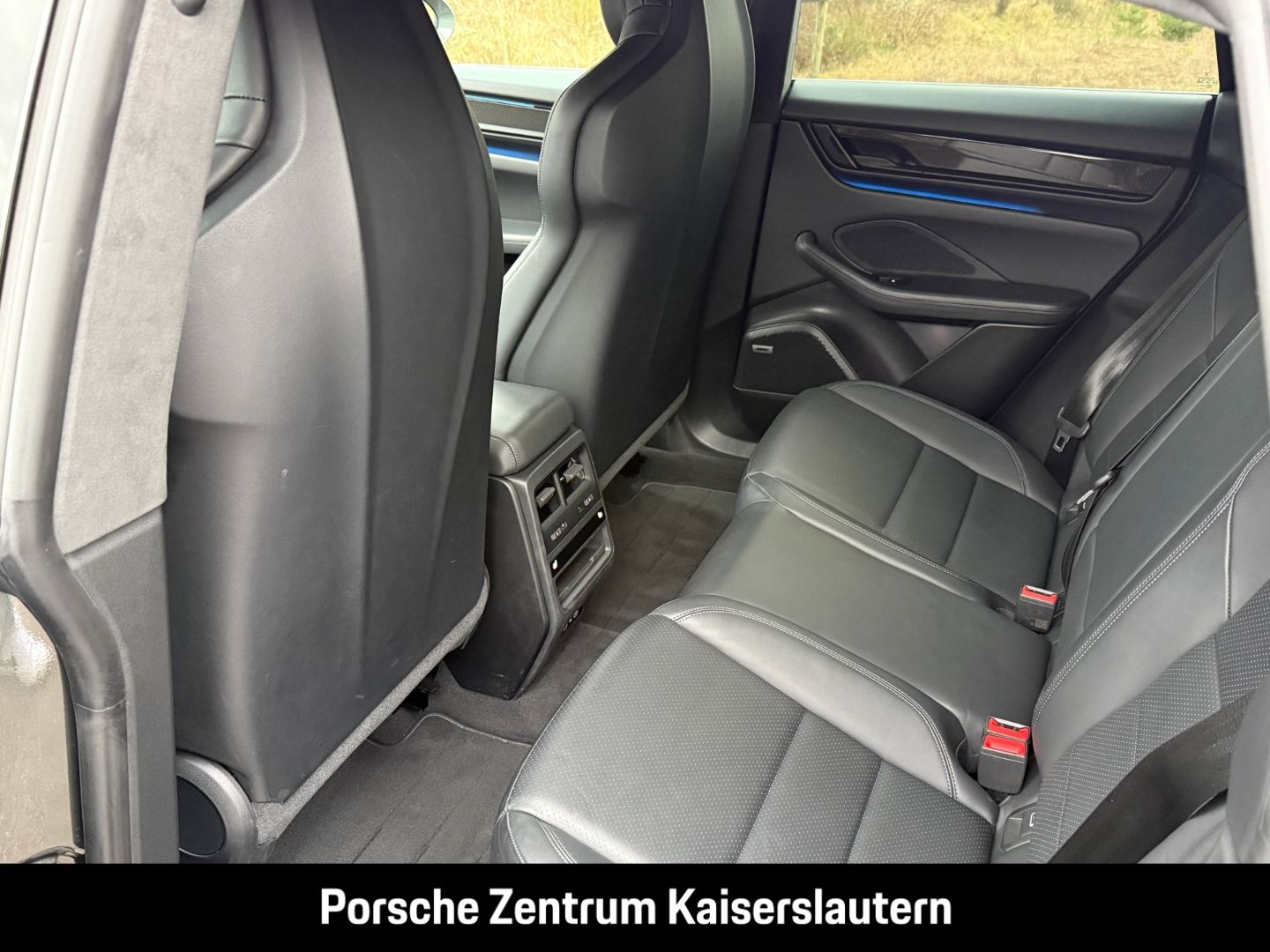 Porsche Macan Turbo 22-Zoll Rückfahrkamera LED-Matrix
