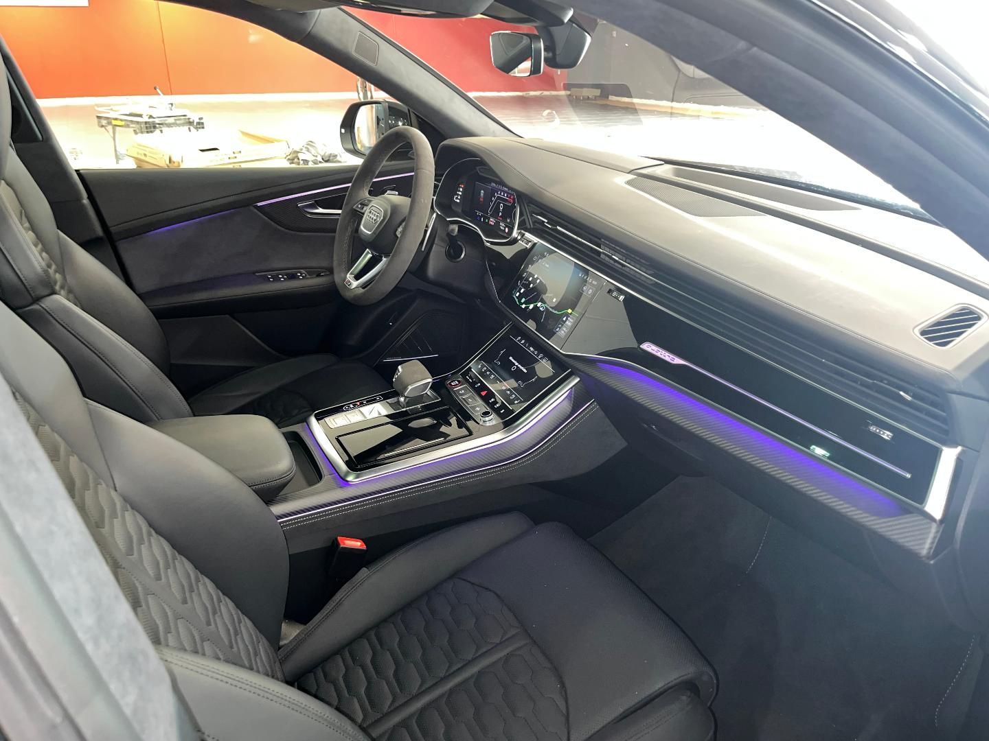 Audi RS Q8 SUV 23",Pano,305Kmh,Keramik,Spabga...