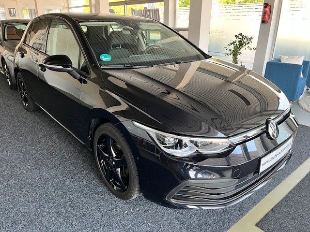 Volkswagen Golf VIII 1.5 TSI Lim. United - Samsaru's Car Outlet
