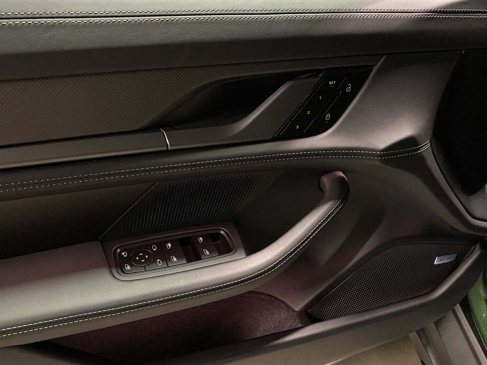 Porsche Taycan 4S Cross Turismo | Hinterachslenkung |