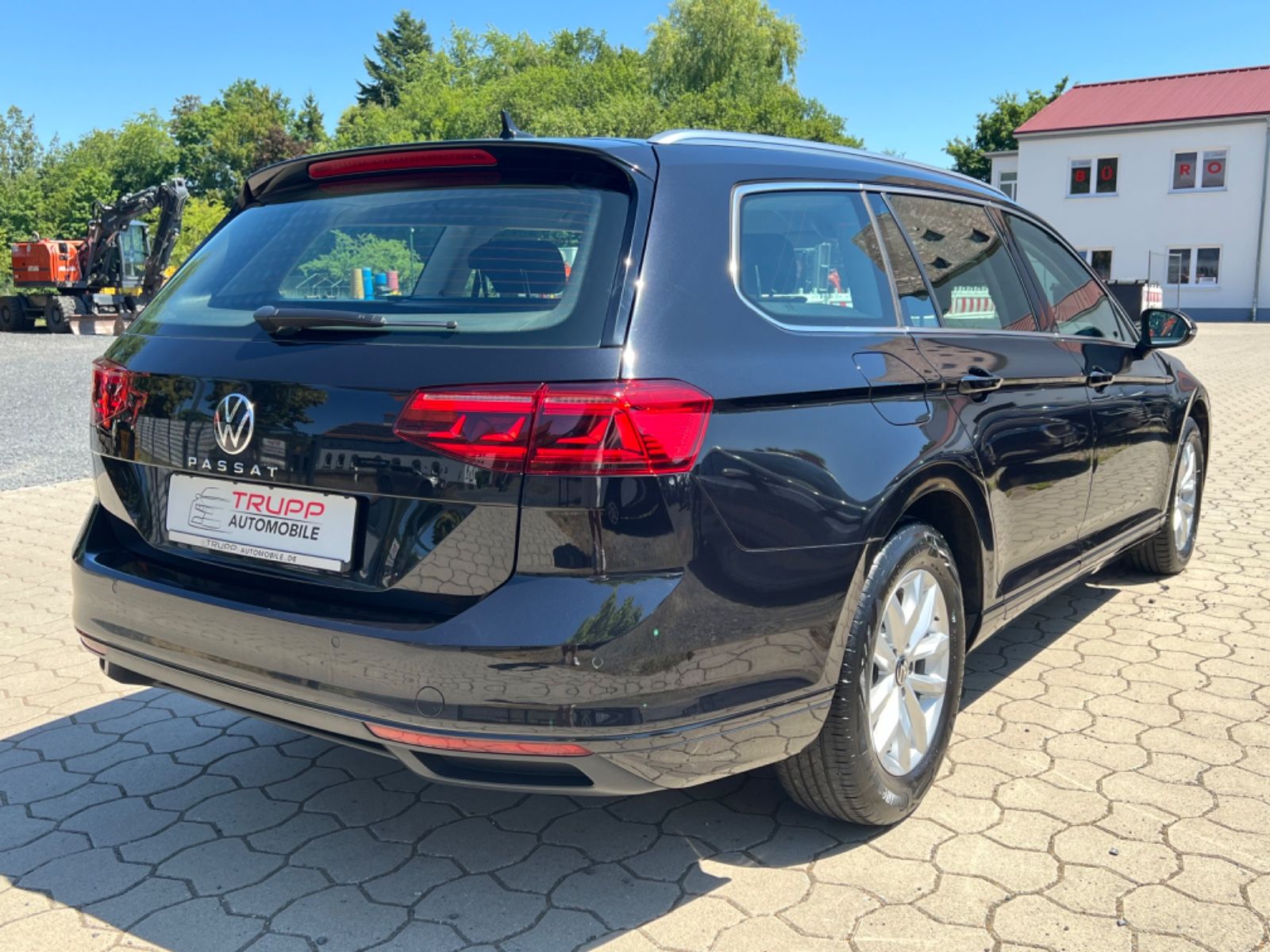 Volkswagen Passat 2.0 TDI - Samsaru's Car Outlet