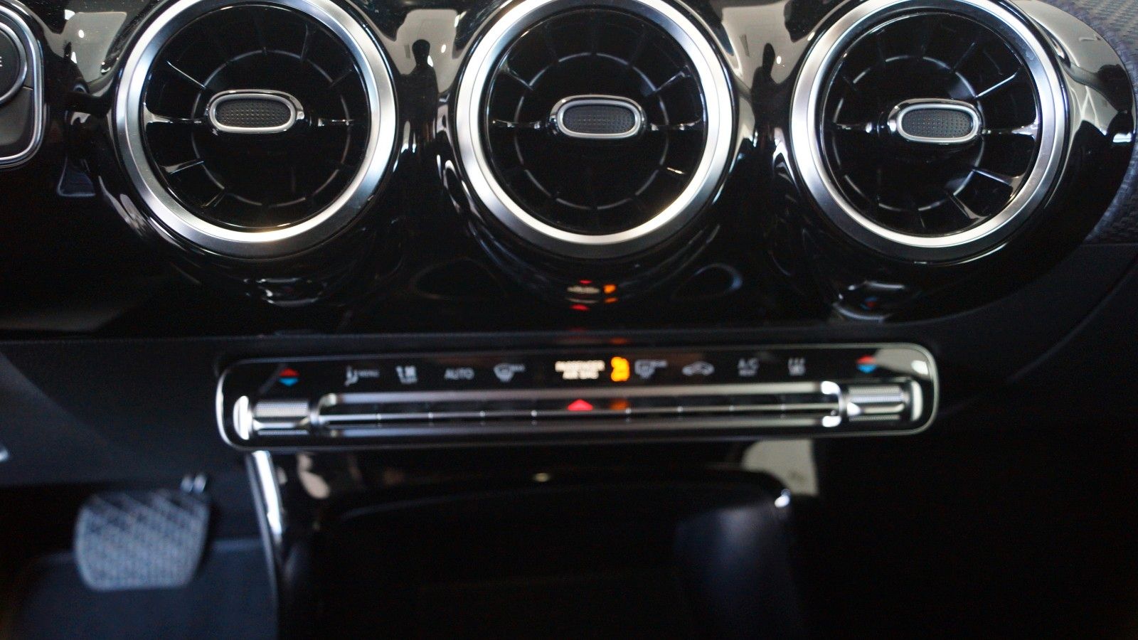 Mercedes-Benz A -Klasse A 250 e - Samsaru's Car Outlet