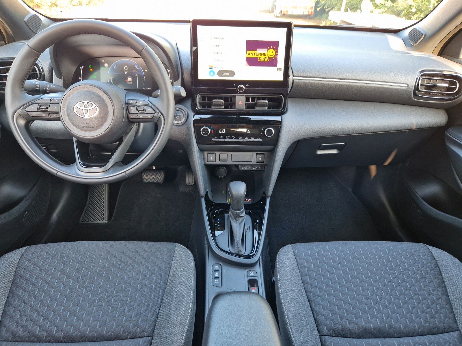 Toyota Yaris Cross 1,5 Teamplayer Safety + Winter Paket