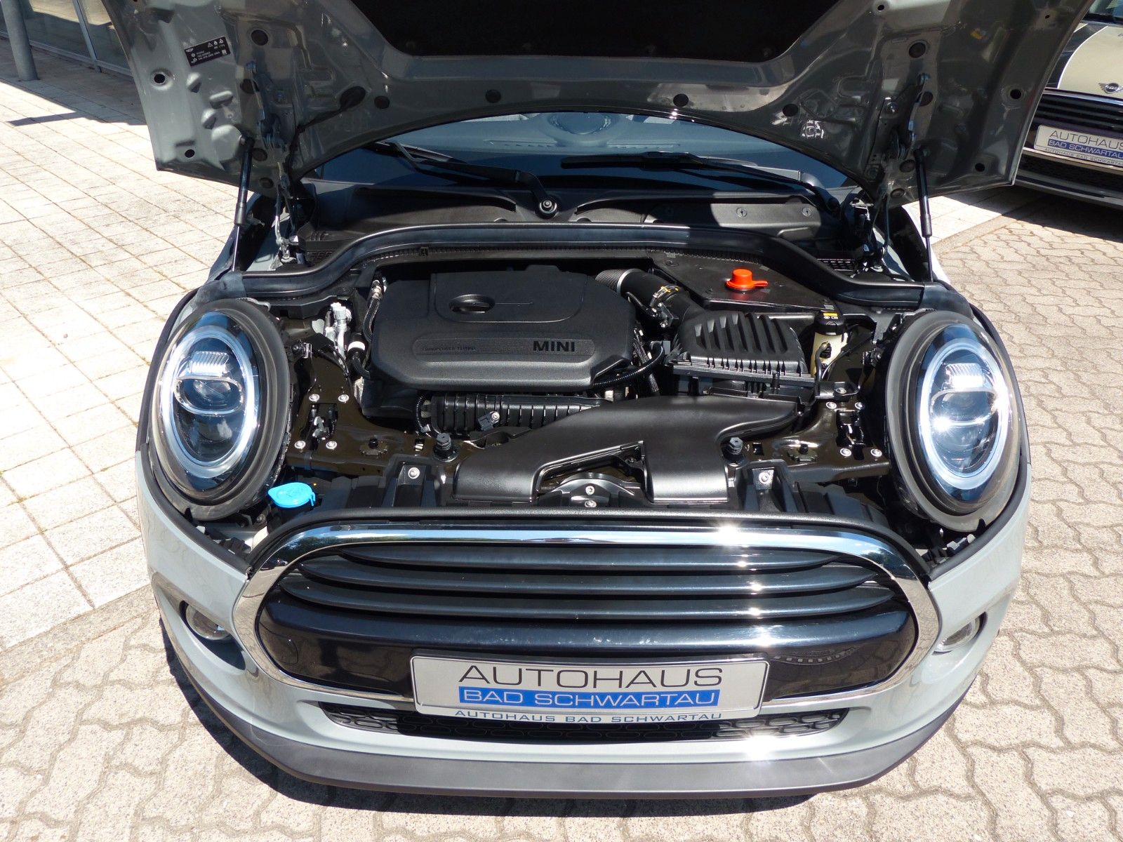 MINI Cooper Cabrio Chili - Samsaru's Car Outlet