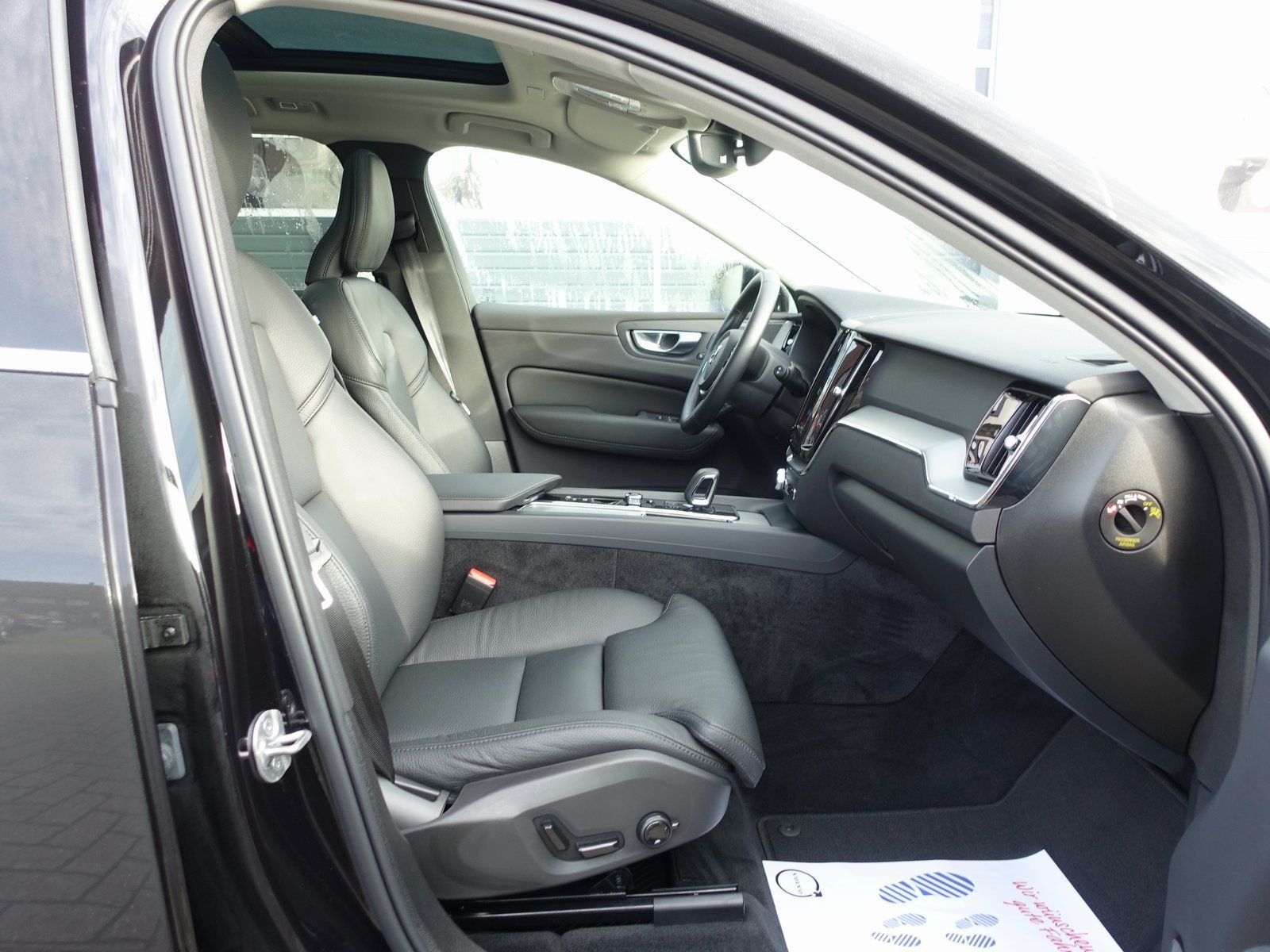 Volvo XC60 Plus T6 AWD/H&K/360°/FourC/AHK/Pano/BLIS