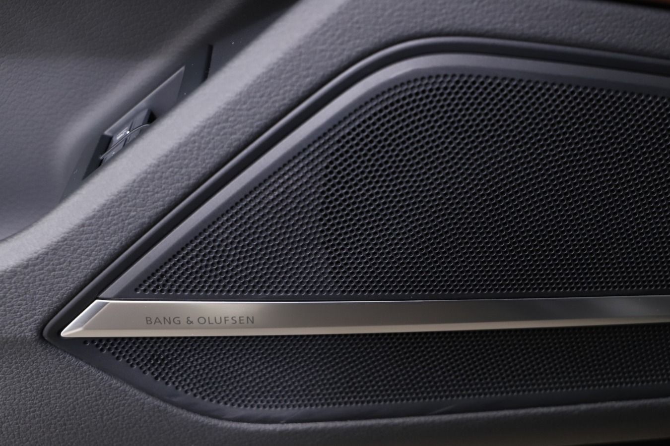 Audi A8 60 TFSI e Q - Samsaru's Car Outlet