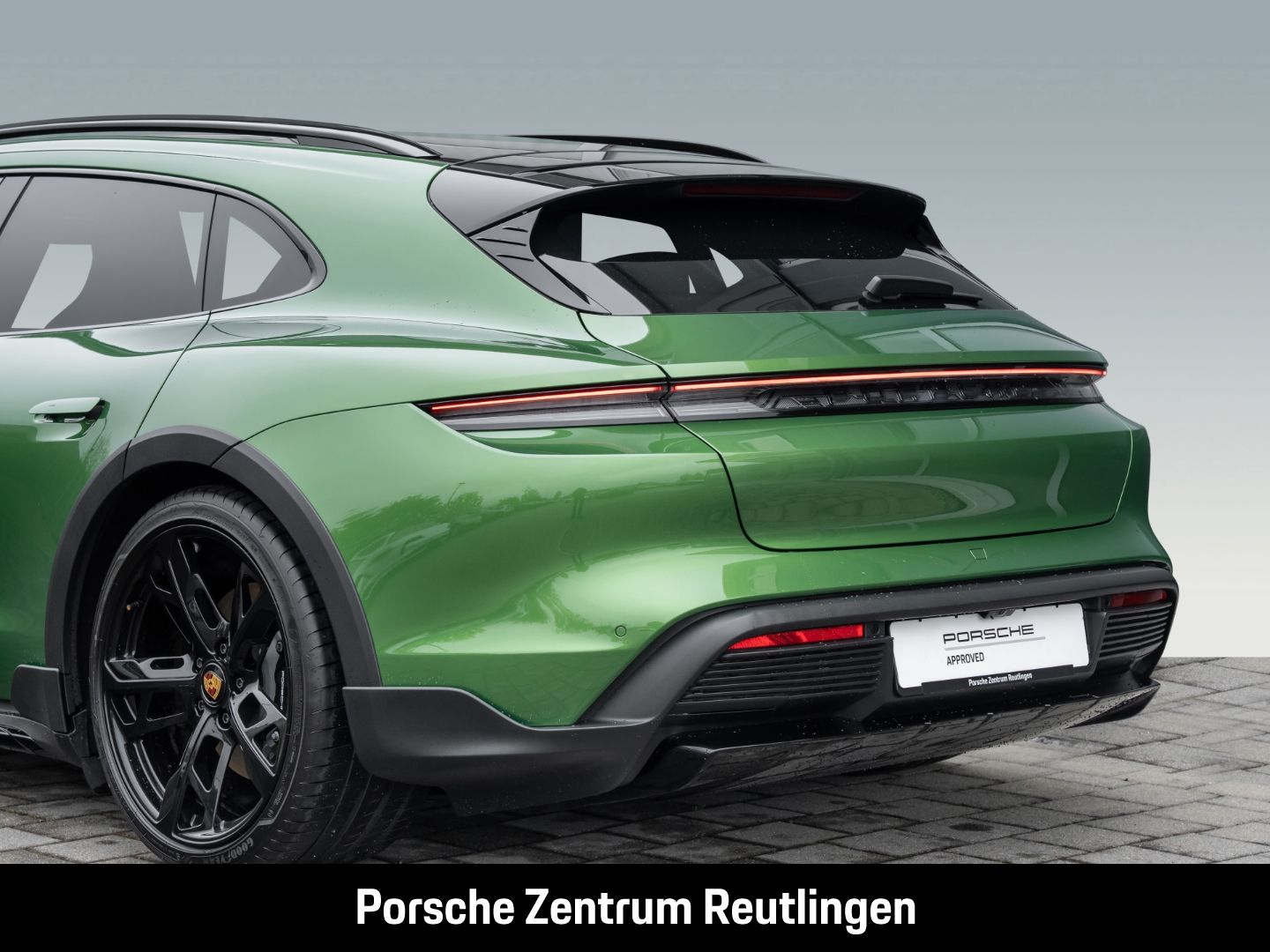 Porsche Taycan 4S Cross Turismo Burmester Surround-View