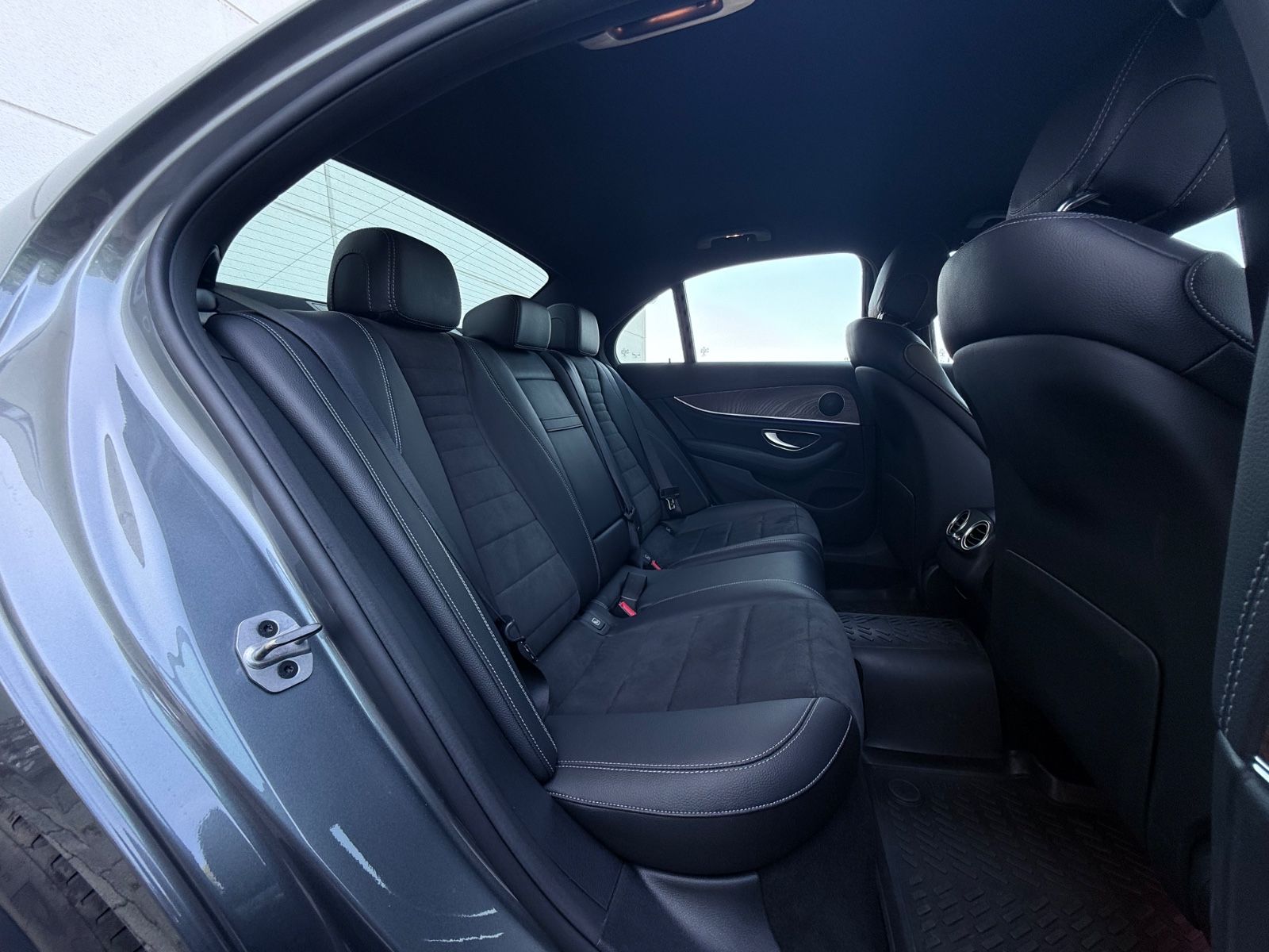 Mercedes-Benz E 300e AMG-Paket - Samsaru's Car Outlet