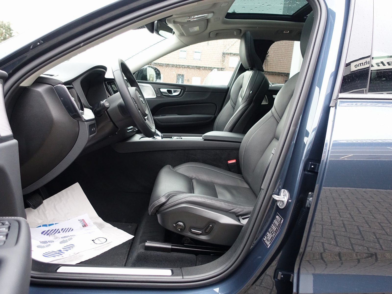 Volvo XC60 Ultra T8 AWD/Massage/Pano/360°/B&W/AHK