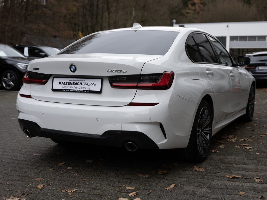BMW 330e xDrive M-Sport LASER LED W-LAN NAVI HGSD