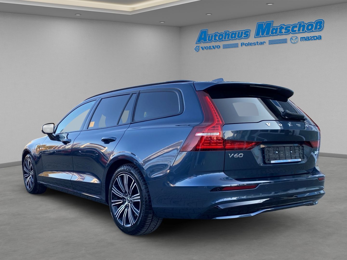 Volvo V60 T6 AWD Ultra Dark Recharge B&W HUD Pano-Dach