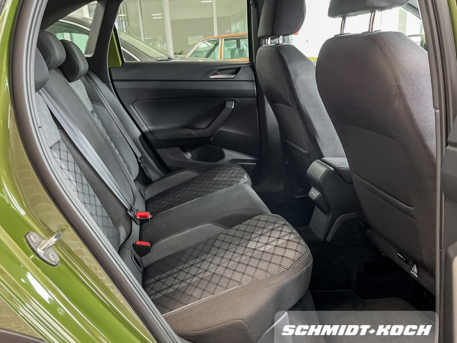 Volkswagen Taigo 1.5 TSI R-Line DSG - Samsaru's Car Outlet