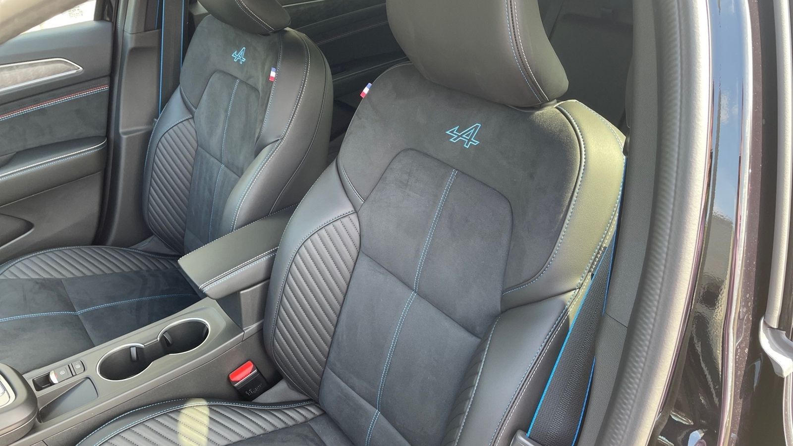 Renault Arkana ESPRIT ALPINE Full Hybrid - Samsaru's Car Outlet