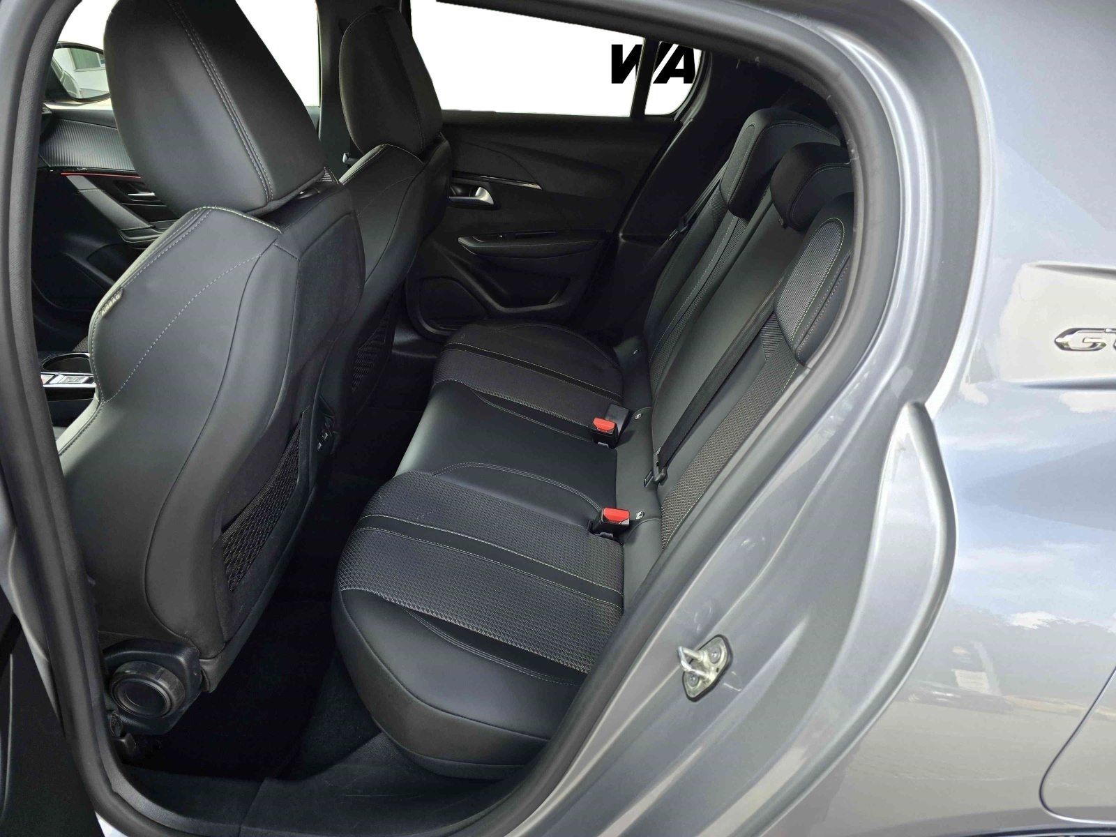 Peugeot 208 1.2 Pure Tech 100 GT - Samsaru's Car Outlet