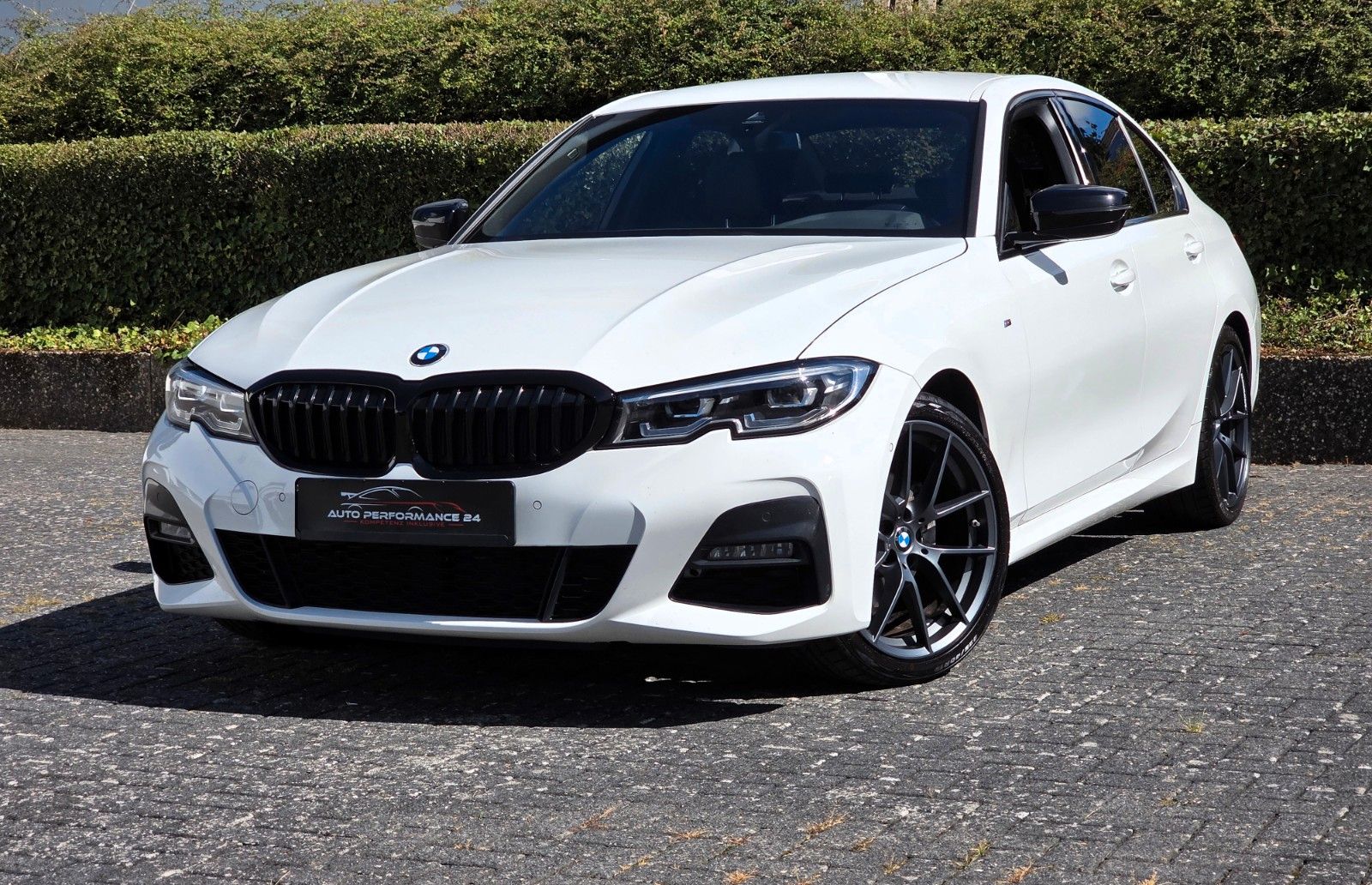 BMW M-SPORTPAKET*XDRIVE*LED*NAVI*LEDER*ACC*RFK*MWST