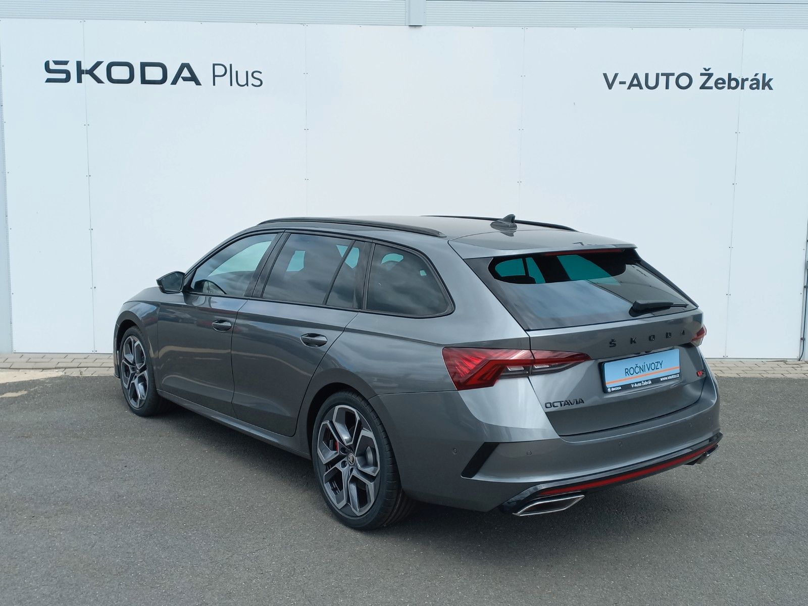 Skoda Octavia Combi RS TSI - Samsaru's Car Outlet