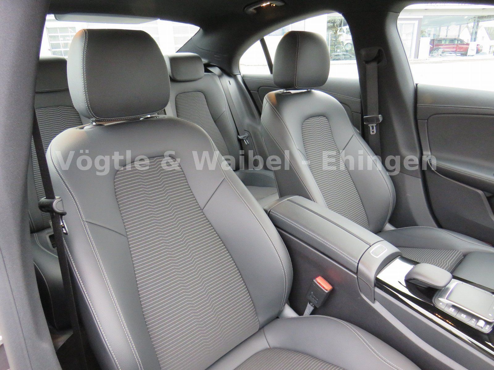 Mercedes-Benz CLA 200 PROGRESSIVE - Samsaru's Car Outlet
