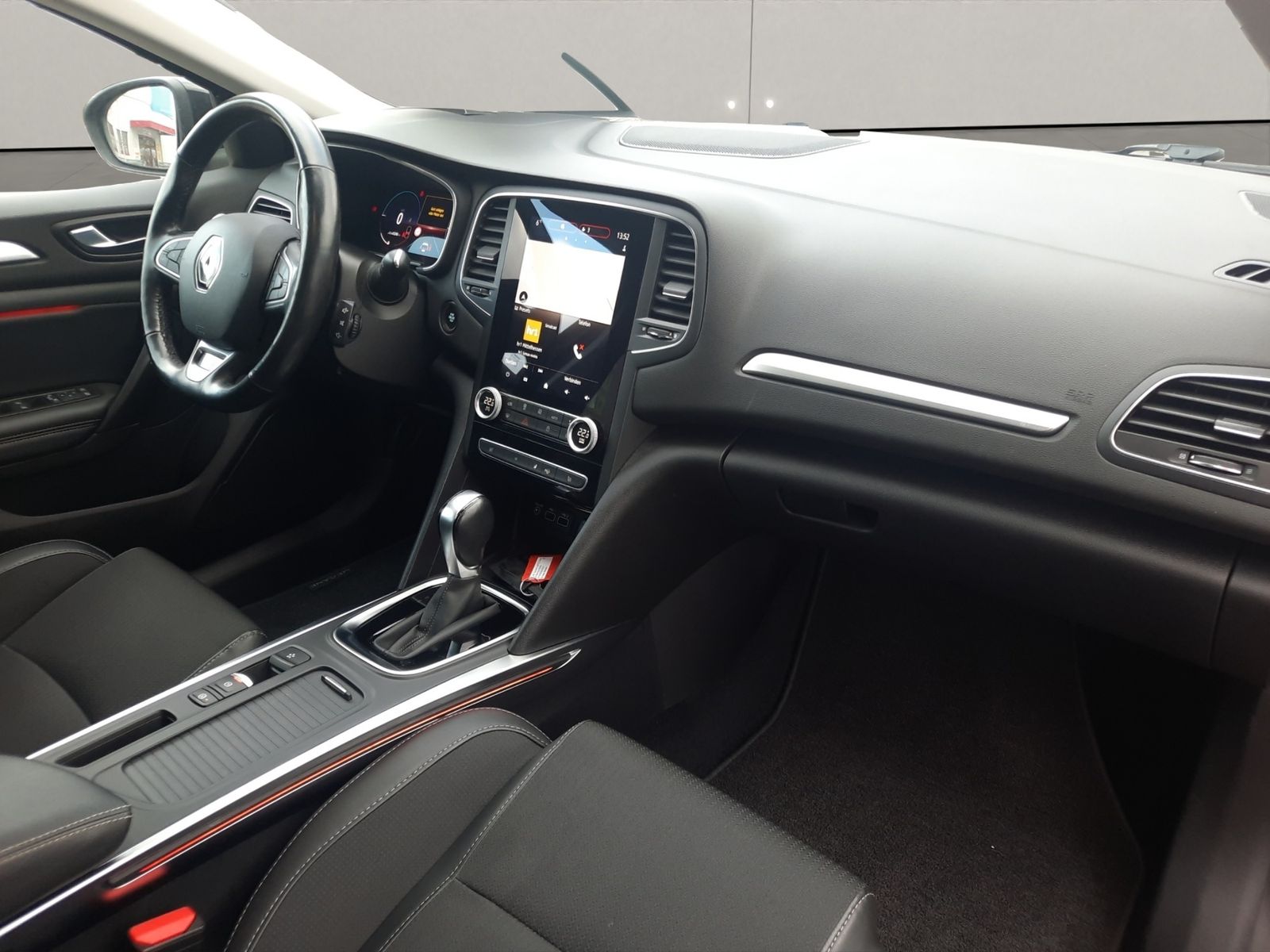 Renault Megane Grandtour INTENS E-TECH - Samsaru's Car Outlet