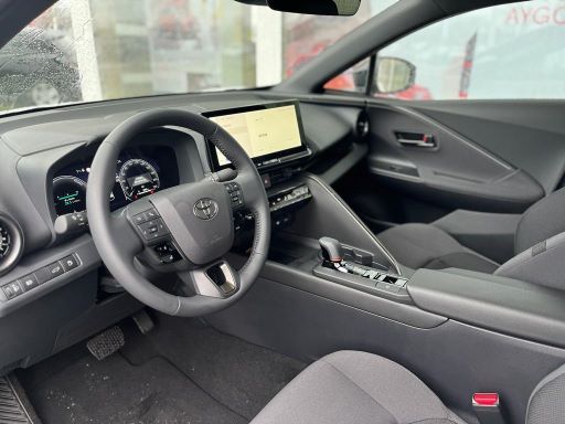 Toyota C-HR Hybrid - Samsaru's Car Outlet