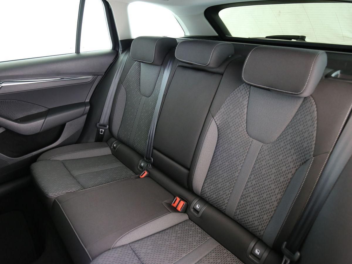 Skoda Octavia Combi Style iV - Samsaru's Car Outlet