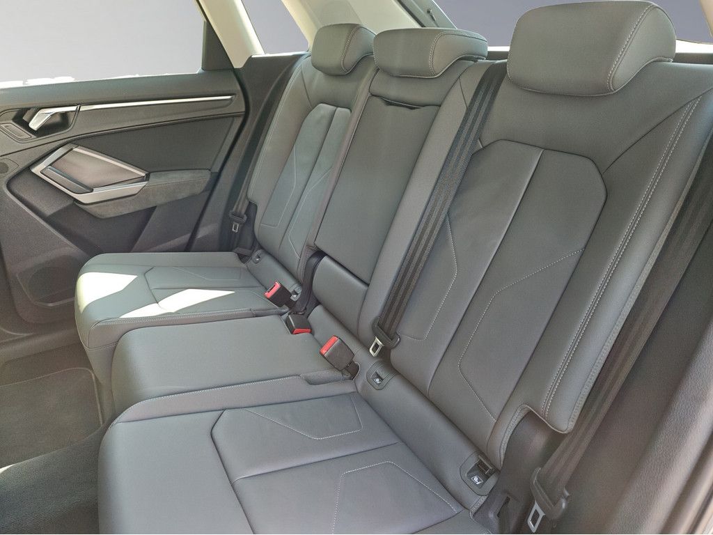 Audi Q3 35 2.0 TDI quattro S-tronic - Samsaru's Car Outlet