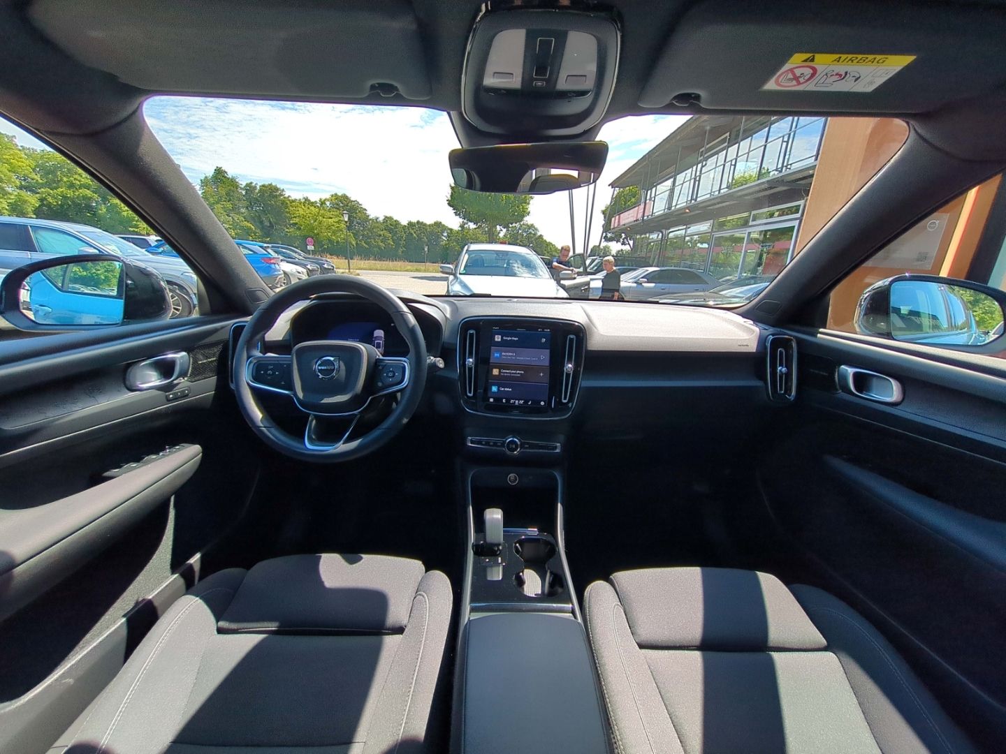 Volvo XC40 Ultimate Recharge Pure Electric 2WD - Samsaru's Car Outlet