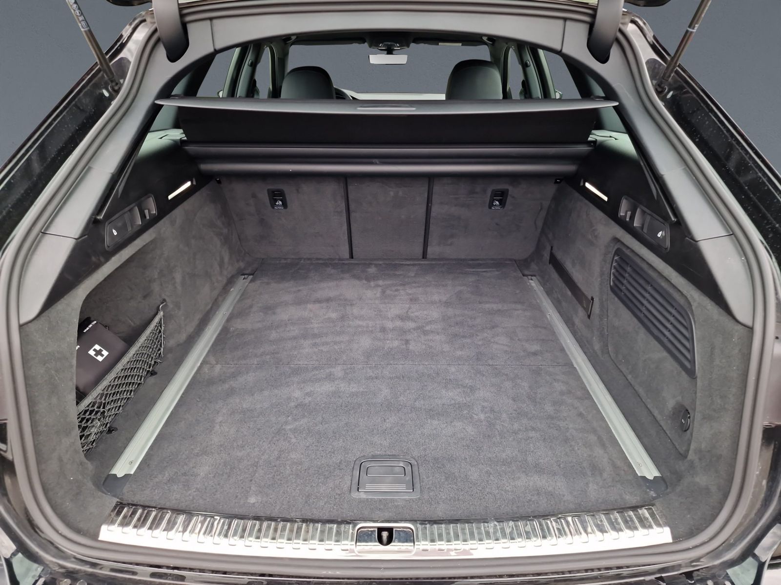 Audi A6 Avant 50 TDI quattro S line - Samsaru's Car Outlet