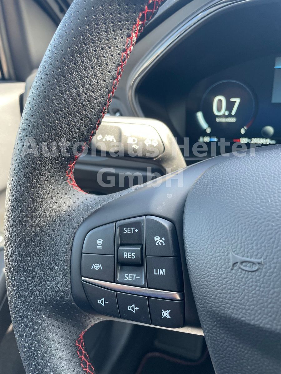 Ford Focus 1.5 EB Aut.ST-Line X / ACC+Matrix+e.Klappe