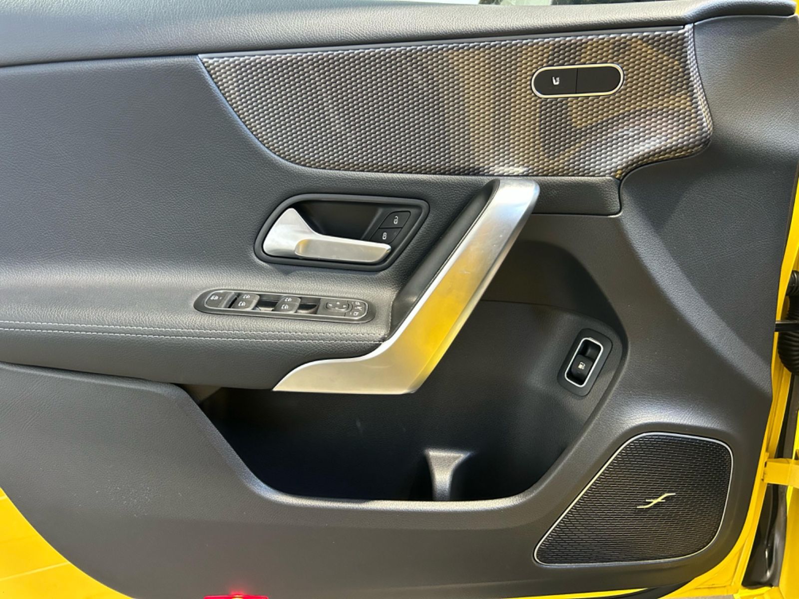 Mercedes-Benz A 250 e - Samsaru's Car Outlet