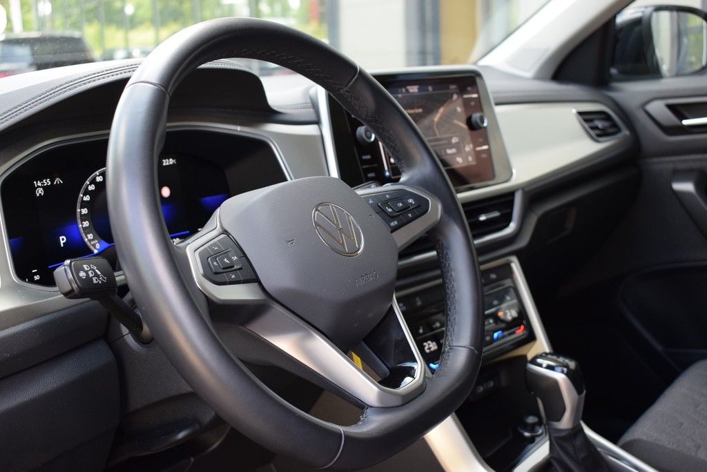Volkswagen T-Roc 1.5 TSI DSG Move - Samsaru's Car Outlet