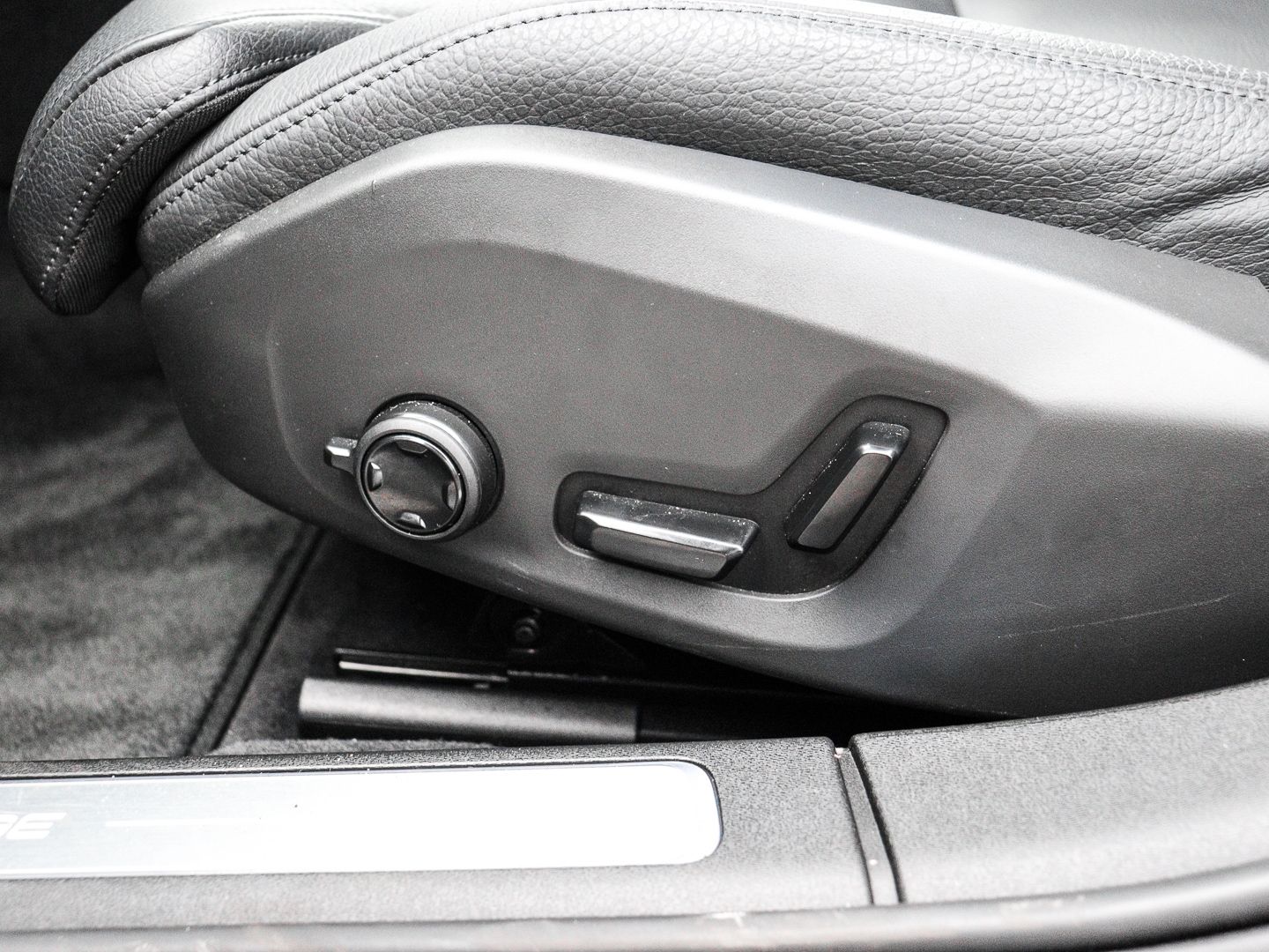 Volvo S90 Ultimate Bright Recharge Plug-In Hybrid AWD