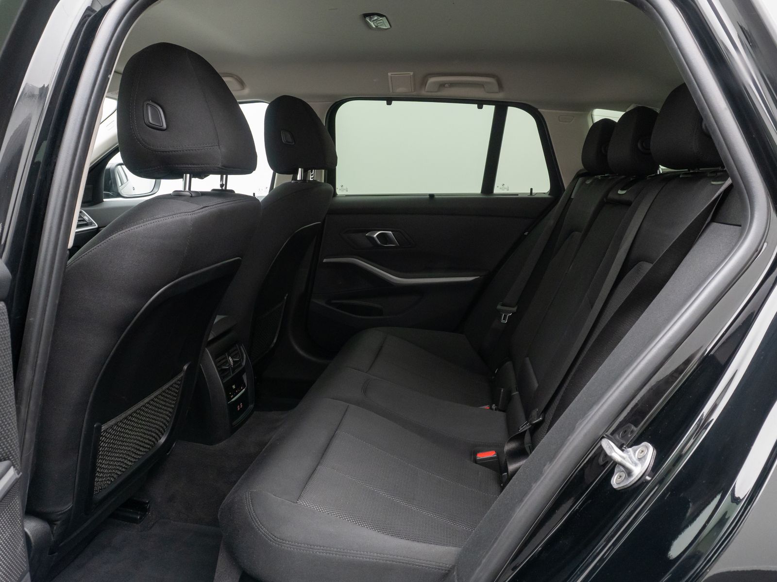 BMW 330e xD - Samsaru's Car Outlet