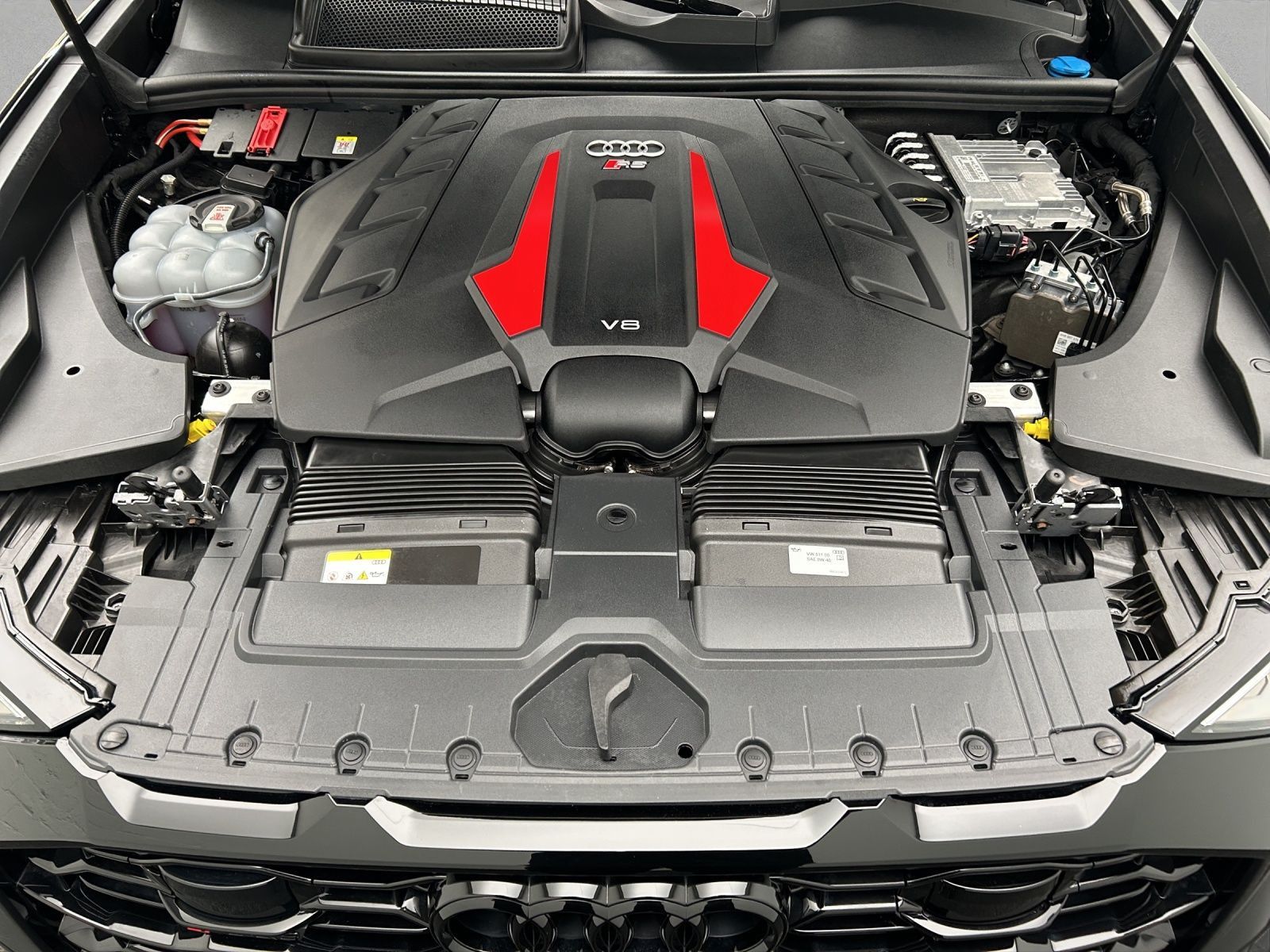 Audi RS Q8*Keramik*305 km/h*B&O*HUD*Pano*Standh*Matri