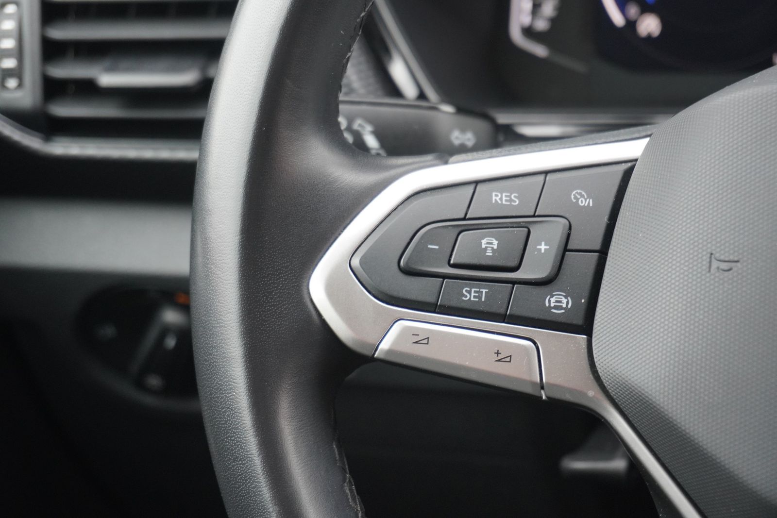 Volkswagen T-Cross 1.0 TSI - Samsaru's Car Outlet