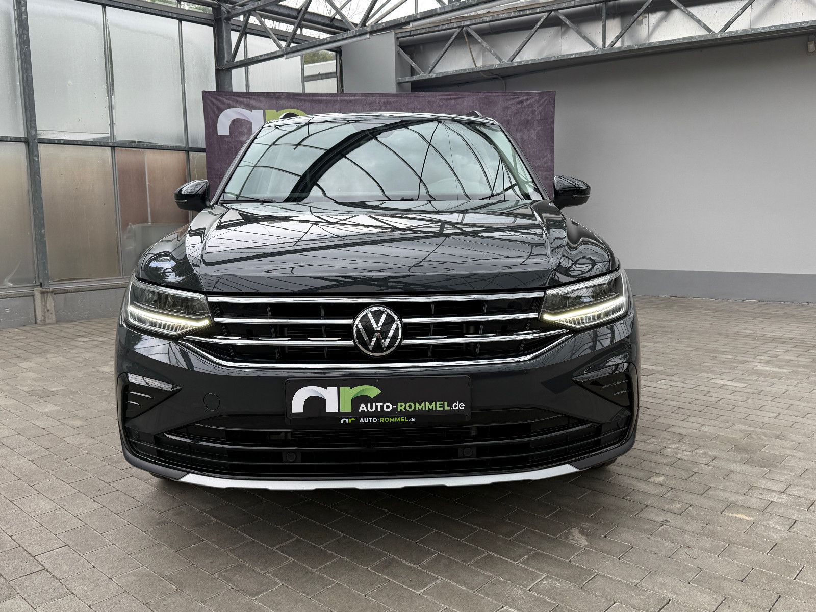 Volkswagen Tiguan TDI DSG 4m Urban Sport - Samsaru's Car Outlet