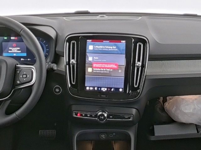 Volvo XC40 Plus Dark B4 20''LM AHK Pano 360kam ACC BLI